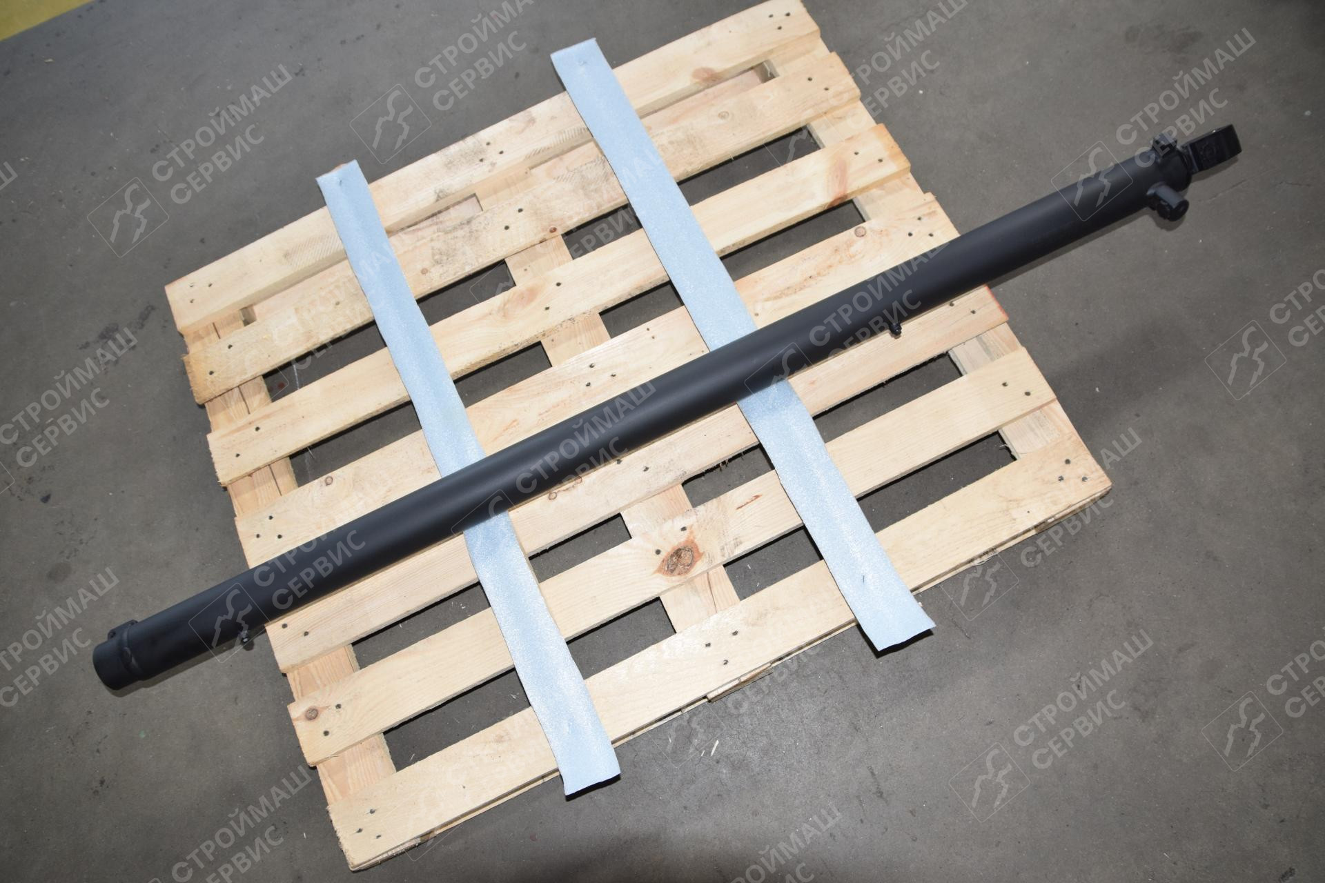 Гидроцилиндр выдвижения первой секции ЦГ-63.40х1525.58